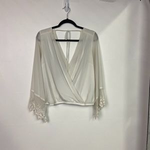 THALIA Women's M White Lace Sleeve Blouse